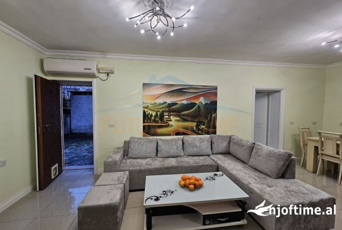 Shtepi me qera 4+1 ne Tirane - 800 Euro