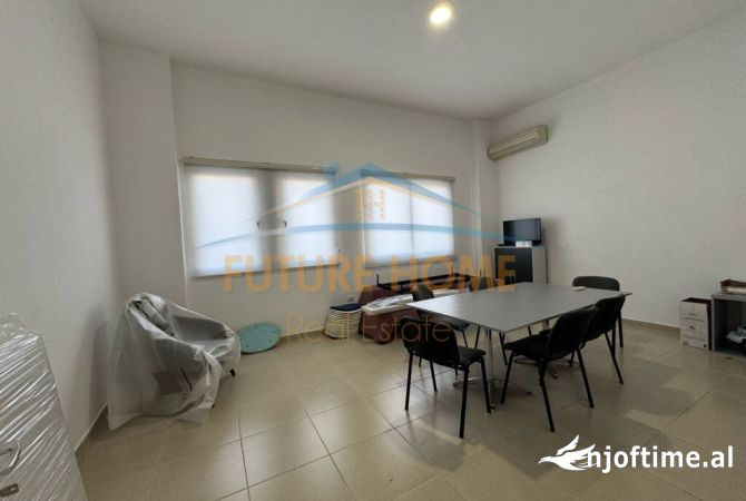 Ambient biznesi me qera 4+1 ne Tirane - 3,000 Euro