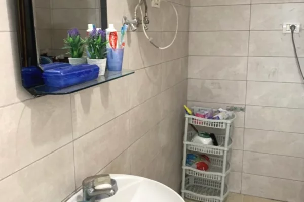 Shtepi me qera 2+1 ne Tirane - 8,750 Leke