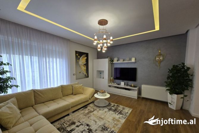 Shtepi ne shitje 2+1 ne Tirane - 300,000 Euro