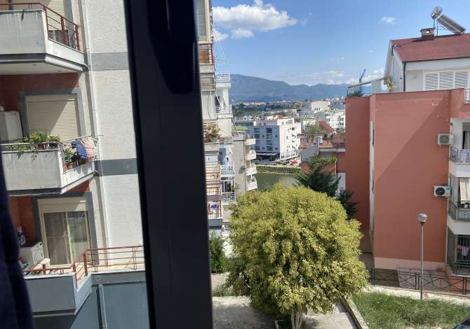 Shtepi me qera 2+1 ne Tirane - 450 Euro