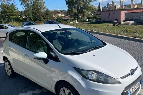 Cars for sale in Durres - 3,800 Euro