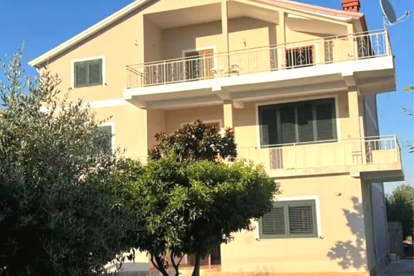 Casa in vendita 3+1 a Durazzo - 260,000,000 Leke