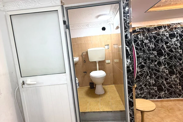 Ambient biznesi ne shitje 1+1 ne Durres - 57,000 Euro