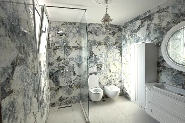 Shtepi ne shitje Apartament ne Durres, 2+1, Mobilimi E mobiluar, Pagesa 125,000  Euro.