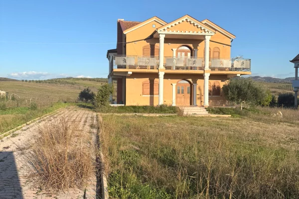 Shtepi ne shitje 3+1 ne Durres - 200,000 Euro