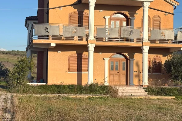 Shtepi ne shitje 3+1 ne Durres - 200,000 Euro