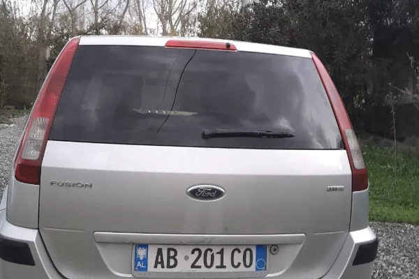 Cars for sale in Durres - 3,200 Euro