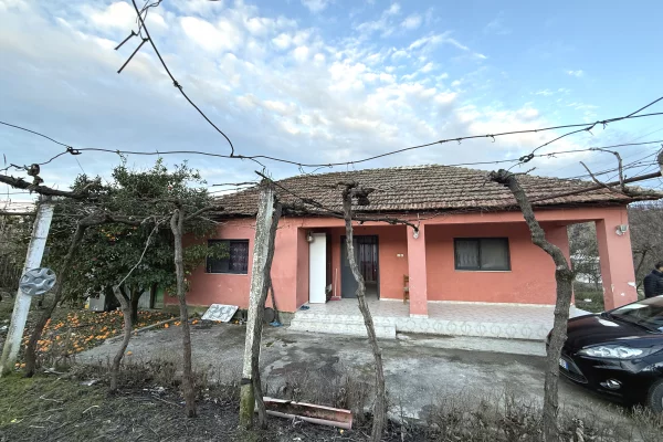 Shtepi ne shitje 3+1 ne Durres - 50,000 Euro