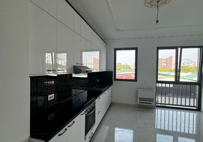 Shtepi me qera 2+1 ne Tirane - 700 Euro