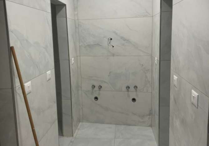 Ambient biznesi me qera 4+1 ne Tirane - 2,500 Euro