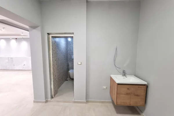 Business Property for Rent 1+1 in Tirana - 450 Euro