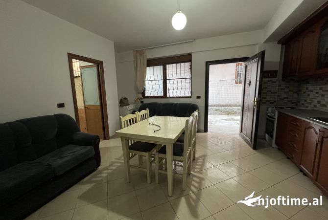Shtepi me qera 2+1 ne Tirane - 35,000 Leke