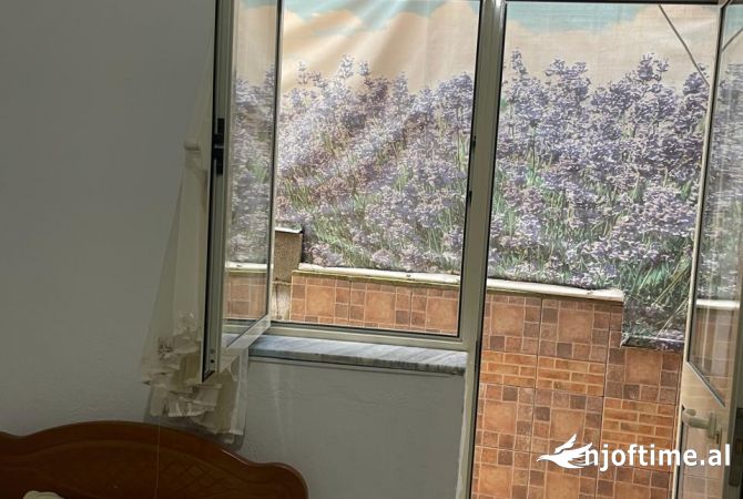 Shtepi me qera Apartament ne Tirane, Garsoniere, Mobilimi E mobiluar, Pagesa 24,000  Leke.