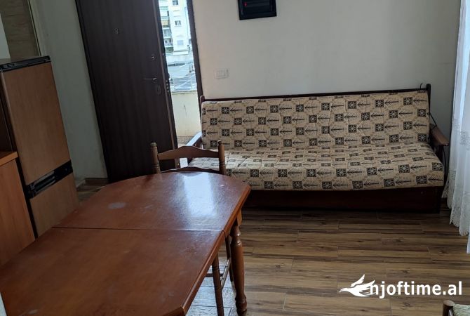 Shtepi me qera 1+1 ne Tirane - 28,000 Leke