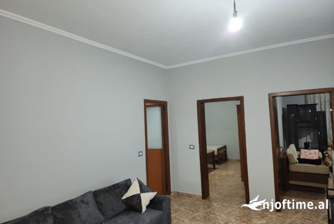 Shtepi me qera 1+1 ne Tirane - 40,000 Leke
