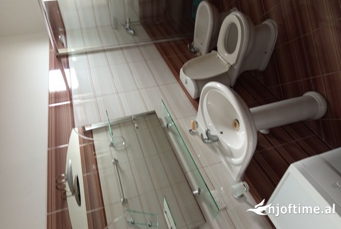 Shtepi me qera Apartament ne Tirane, 1+1, Mobilimi E mobiluar, Pagesa 30,000  Leke.