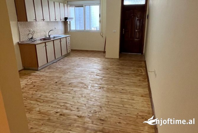Shtepi me qera 1+1 ne Tirane - 35,000 Leke