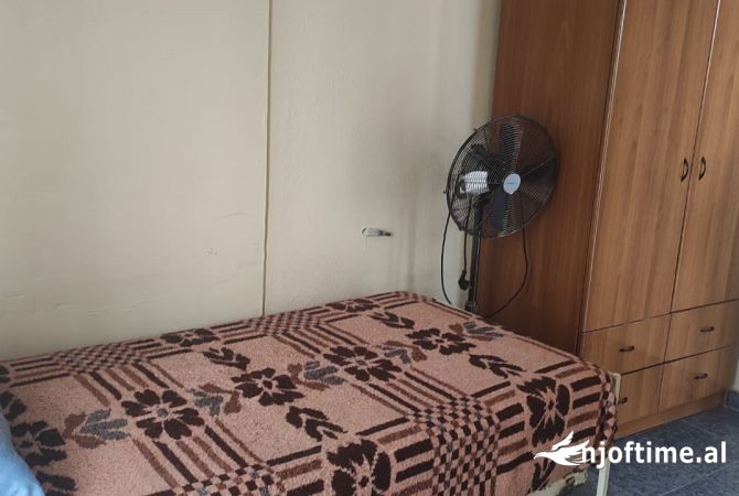 Shtepi me qera 1+1 ne Tirane - 24,000 Leke