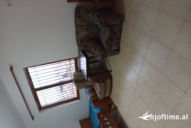 Shtepi me qera 2+1 ne Tirane - 30,000 Leke