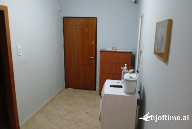 Shtepi me qera Apartament ne Tirane, 2+1, Mobilimi E mobiluar, Pagesa 40,000  Leke.