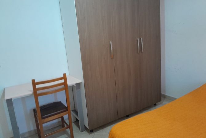 Shtepi me qera Apartament ne Tirane, 1+1, Mobilimi E mobiluar, Pagesa 30,000  Leke.