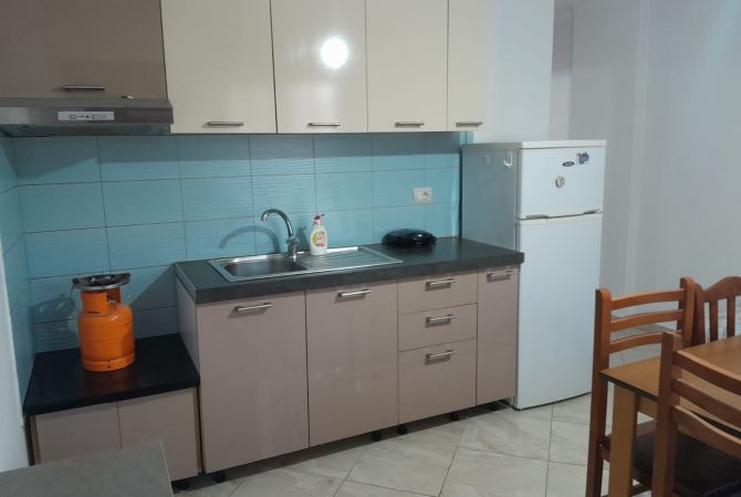 Shtepi me qera 1+1 ne Tirane - 30,000 Leke