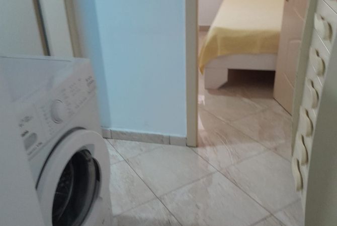 Shtepi me qera Apartament ne Tirane, 1+1, Mobilimi E mobiluar, Pagesa 30,000  Leke.