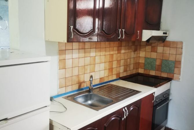 Shtepi me qera 1+1 ne Tirane - 30,000 Leke