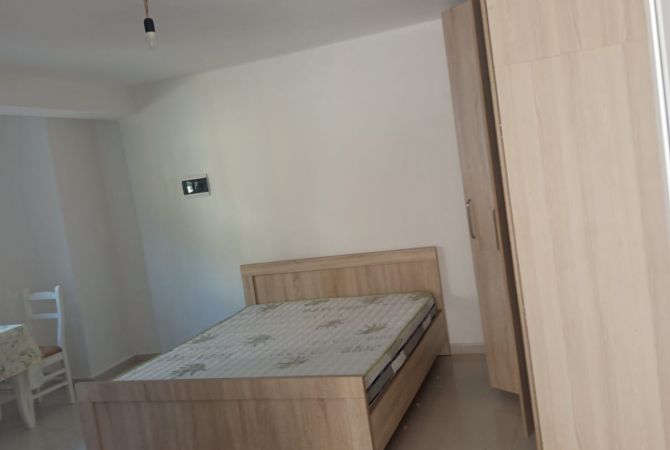 Shtepi me qera Apartament ne Tirane, Garsoniere, Mobilimi E mobiluar, Pagesa 25,000  Leke.