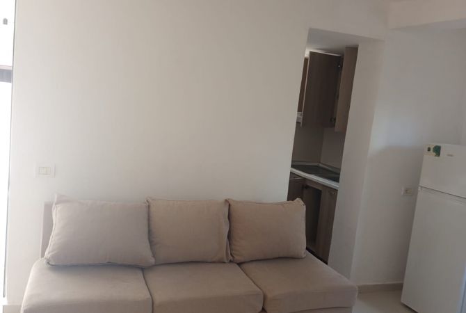 Shtepi me qera Apartament ne Tirane, Garsoniere, Mobilimi E mobiluar, Pagesa 25,000  Leke.