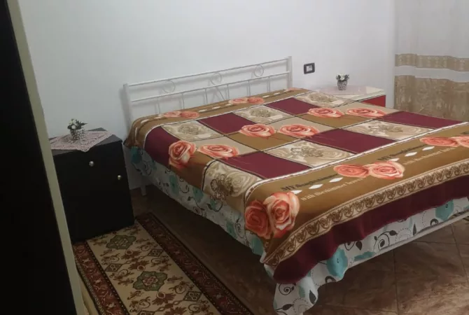 Shtepi me qera 1+1 ne Tirane - 30,000 Leke