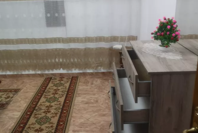 Shtepi me qera 1+1 ne Tirane - 30,000 Leke