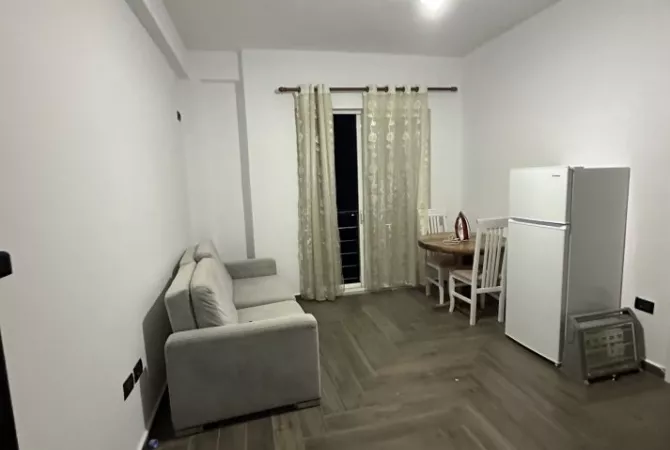 Shtepi me qera 1+1 ne Tirane - 26,000 Leke