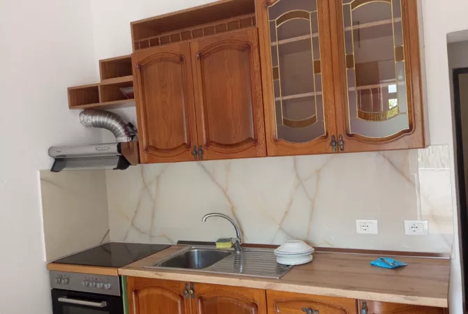Shtepi me qera 1+1 ne Tirane - 32,000 Leke