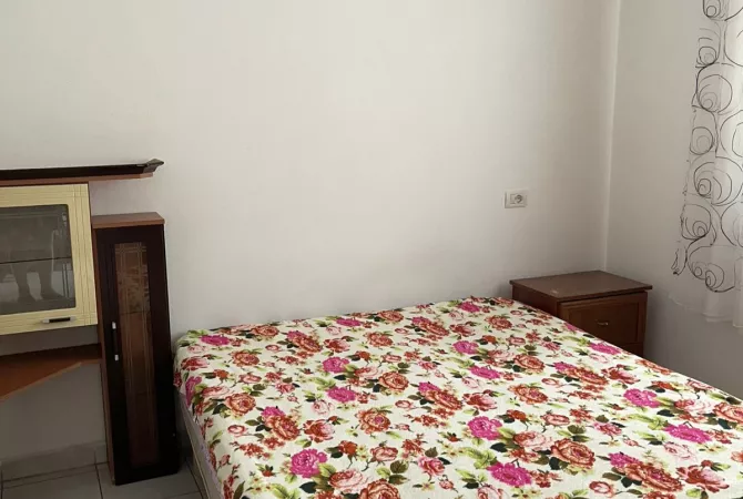 Shtepi me qera 1+1 ne Tirane - 25,000 Leke