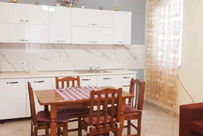 Shtepi me qera 1+1 ne Tirane - 27,000 Leke