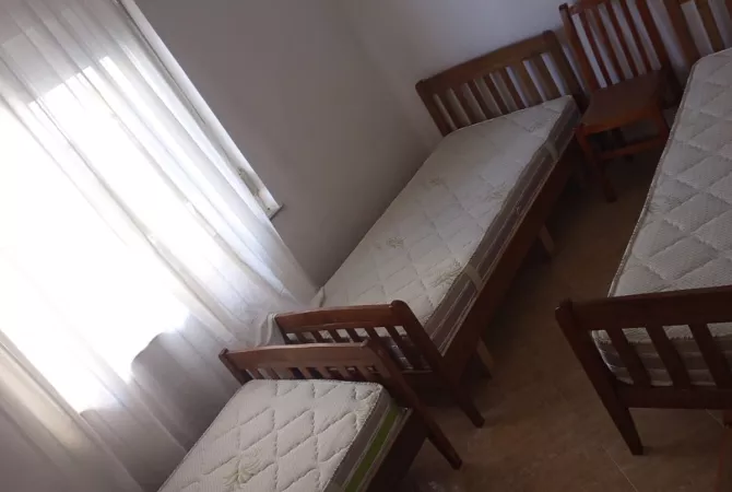 Shtepi me qera Apartament ne Tirane, 1+1, Mobilimi E mobiluar, Pagesa 35,000  Leke.