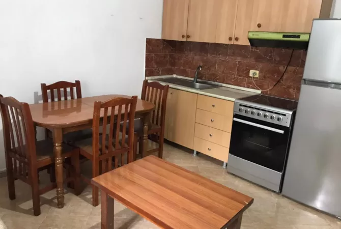 Shtepi me qera 1+1 ne Tirane - 35,000 Leke