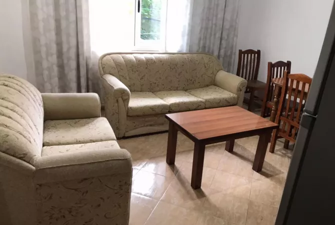 Shtepi me qera 1+1 ne Tirane - 35,000 Leke