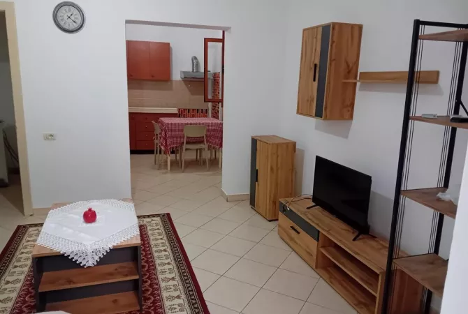 Shtepi me qera 1+1 ne Tirane - 42,000 Leke