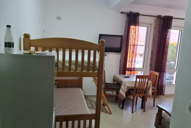 Shtepi me qera Garsoniere ne Tirane - 38,000 Leke