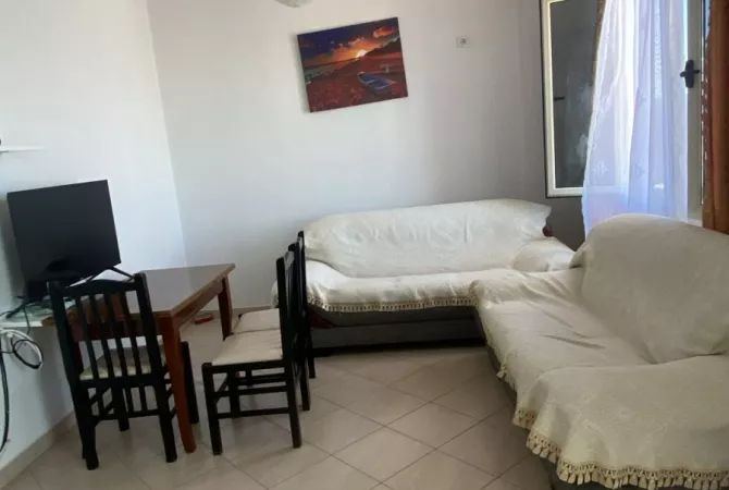 Shtepi me qera 1+1 ne Tirane - 30,000 Leke