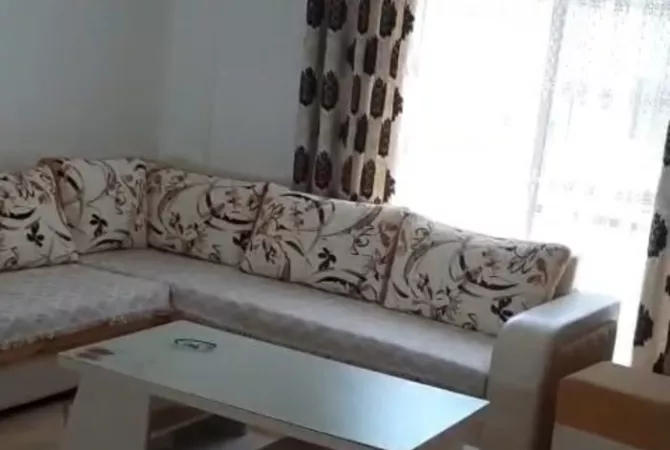 Shtepi me qera 2+1 ne Tirane - 40,000 Leke