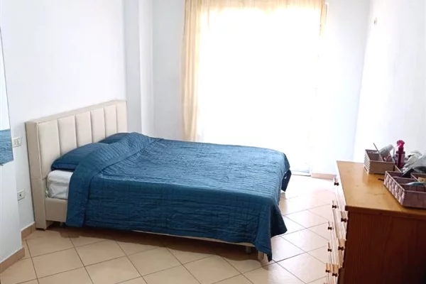 Shtepi me qera 1+1 ne Tirane - 35,000 Leke