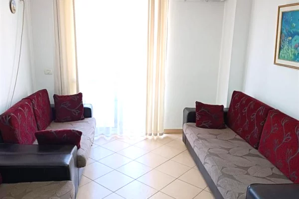 Shtepi me qera 1+1 ne Tirane - 35,000 Leke