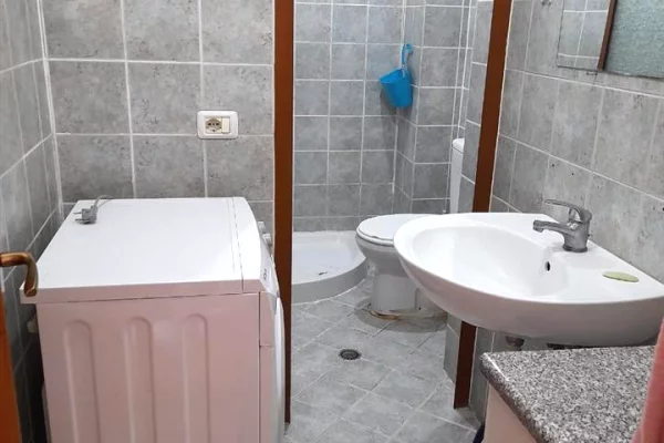 Shtepi me qera Garsoniere ne Tirane - 26,000 Leke