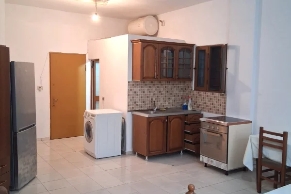 Shtepi me qera Garsoniere ne Tirane - 15,000 Leke