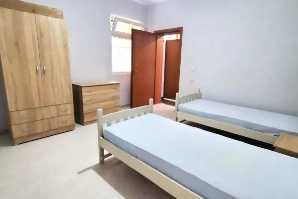 Shtepi me qera Apartament ne Tirane, 1+1, Mobilimi E mobiluar, Pagesa 37,000  Leke.