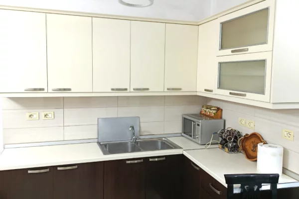 Casa in affitto 1+1 a Tirana - 30,000 Leke